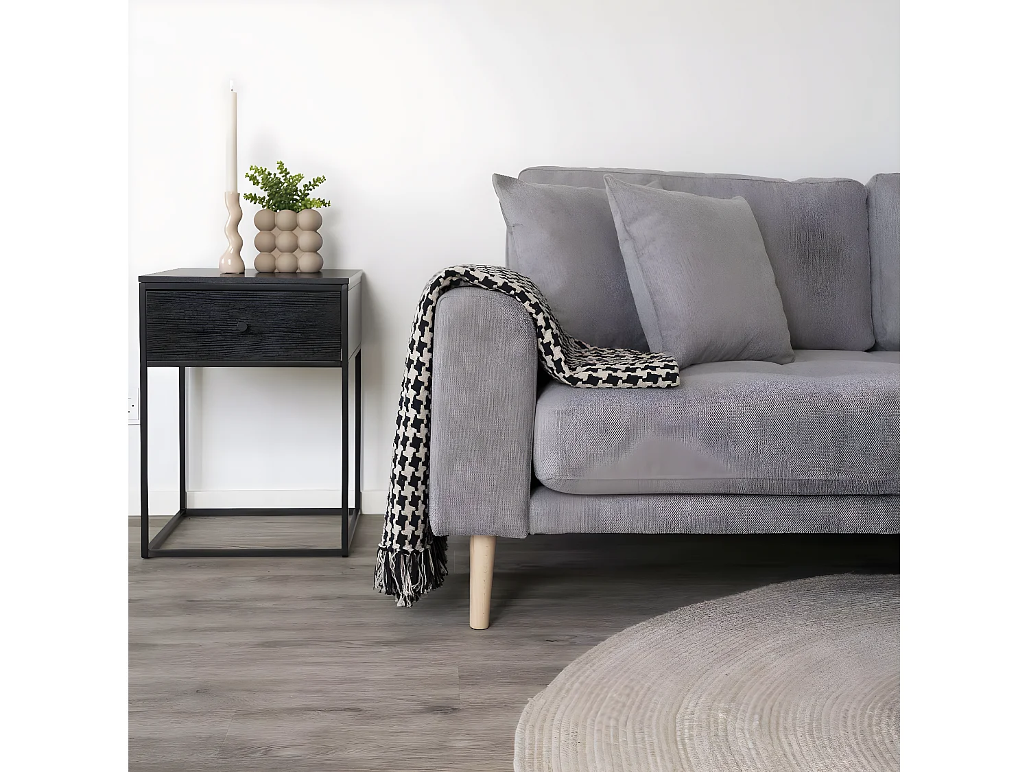 Lido canapé , loungesofa tourné vers la droite avec 4 coussins gris clair.