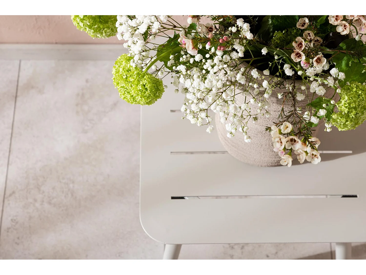 Lina bijzettafel beige.