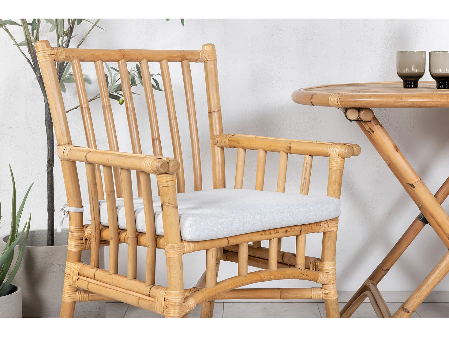 Cane Gartenset Tisch Ø80cm und 2 Stühle Cane hellgrau, natur.