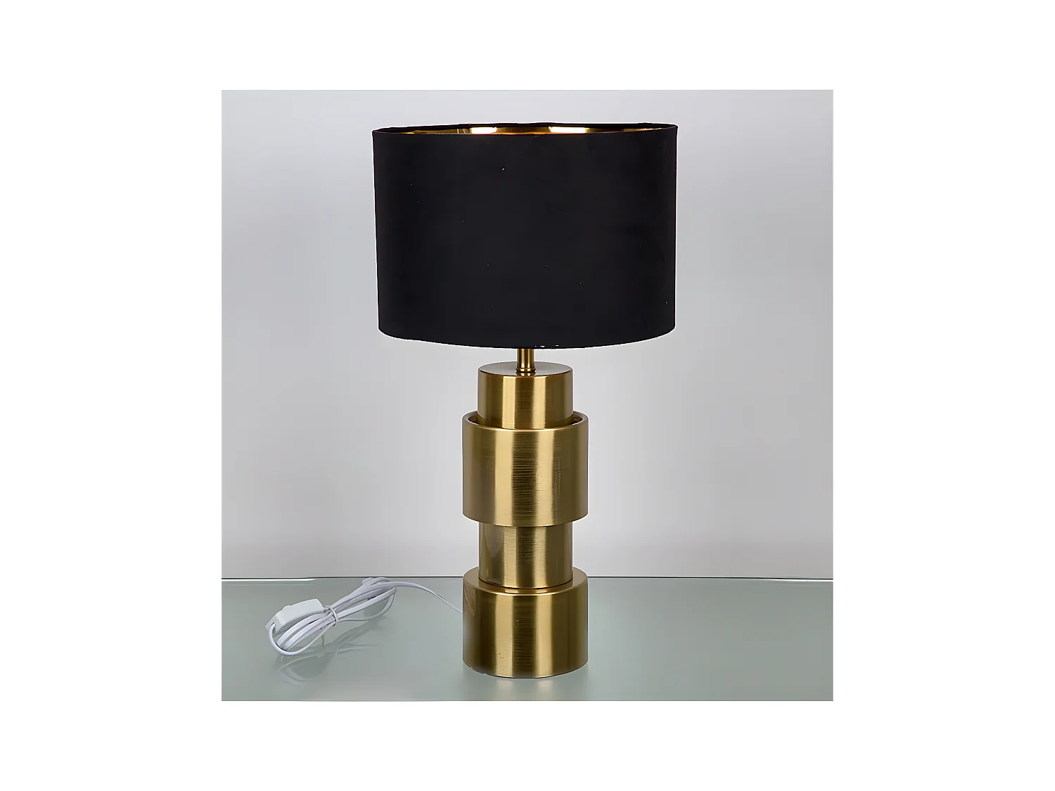 Lampara de metal dorado con tulipa negra empire