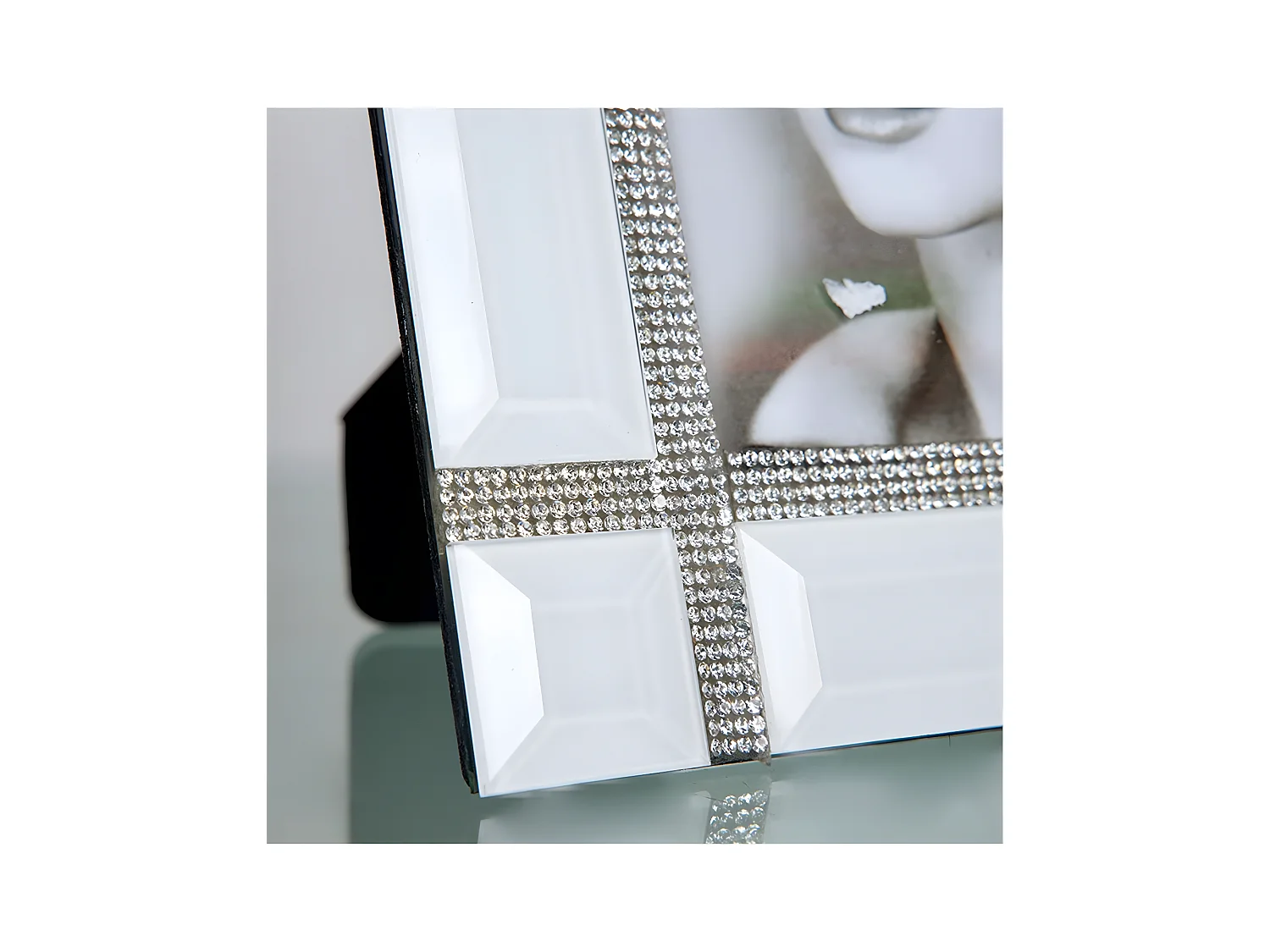 Portafoto de cristal para foto 10*15 en color blanco con detalle de brillantes lucca