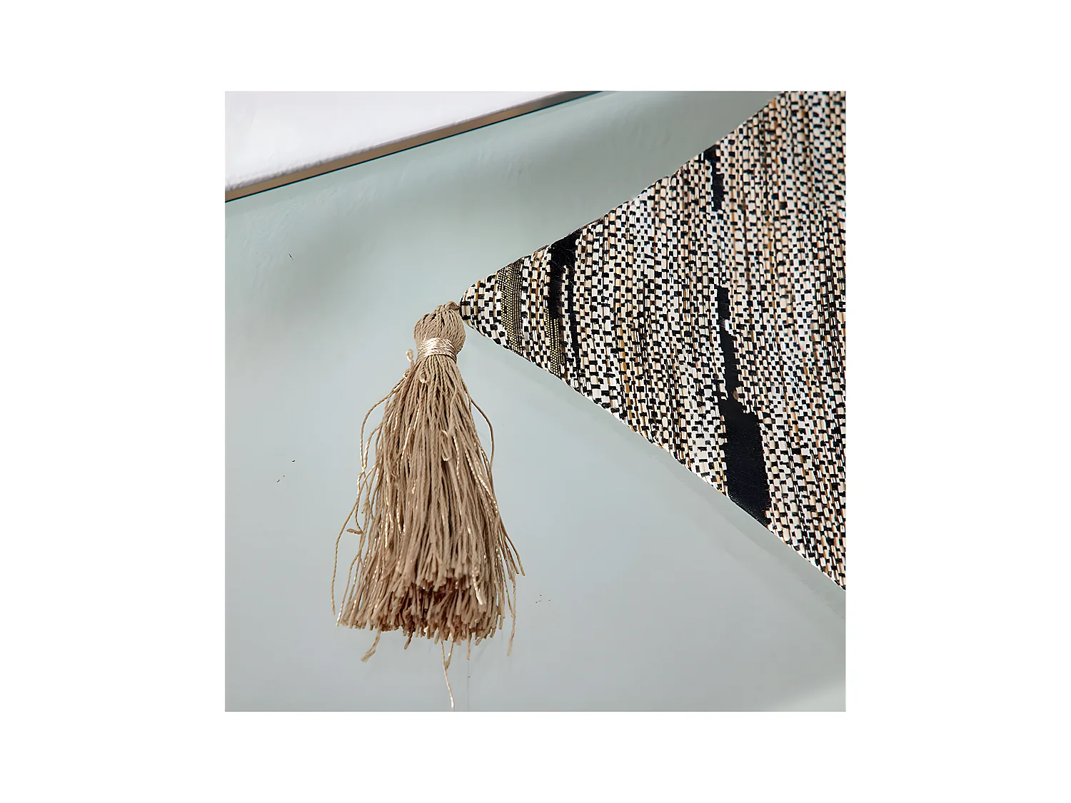 Camino de mesa en tela tipo rustico en tonos gris y negro lulo