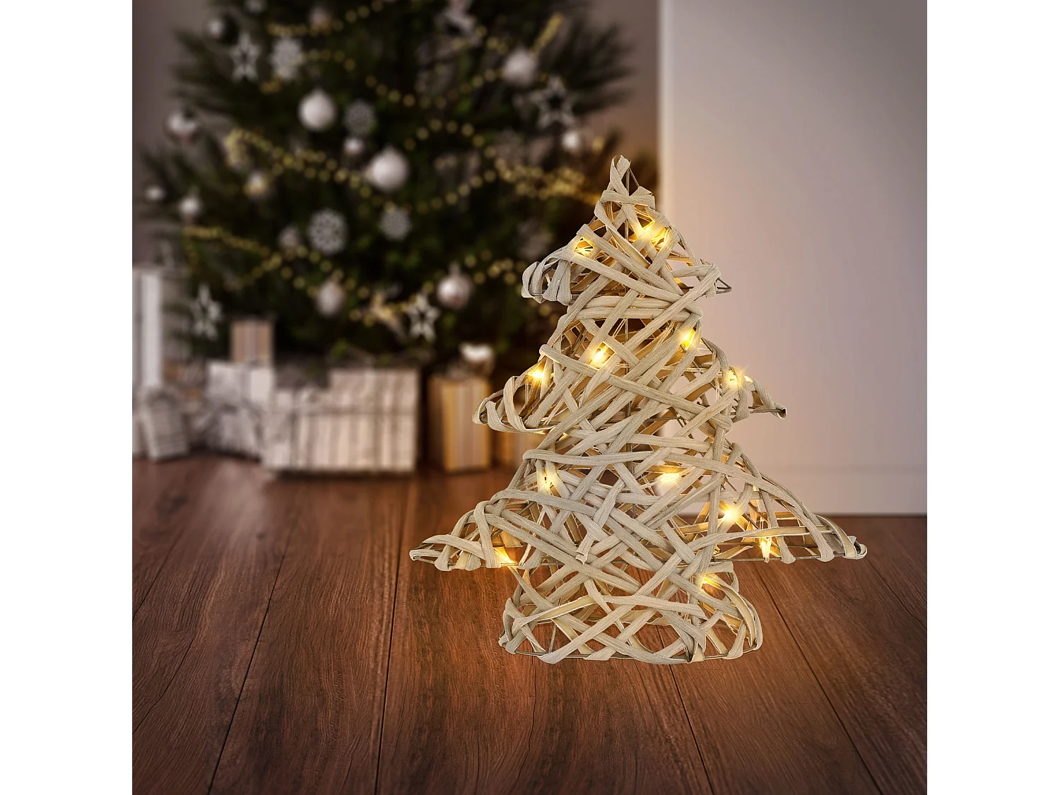 Sapin de Noël décoratif à LED en rotin décoration d'hiver métalique 28 x 30 cm