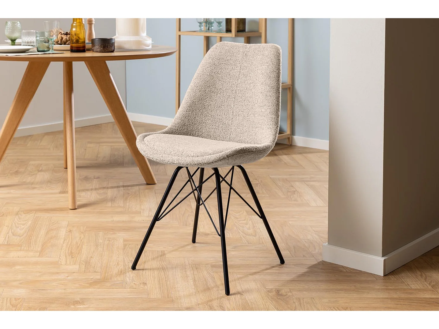 Erop eetkamerstoel beige.