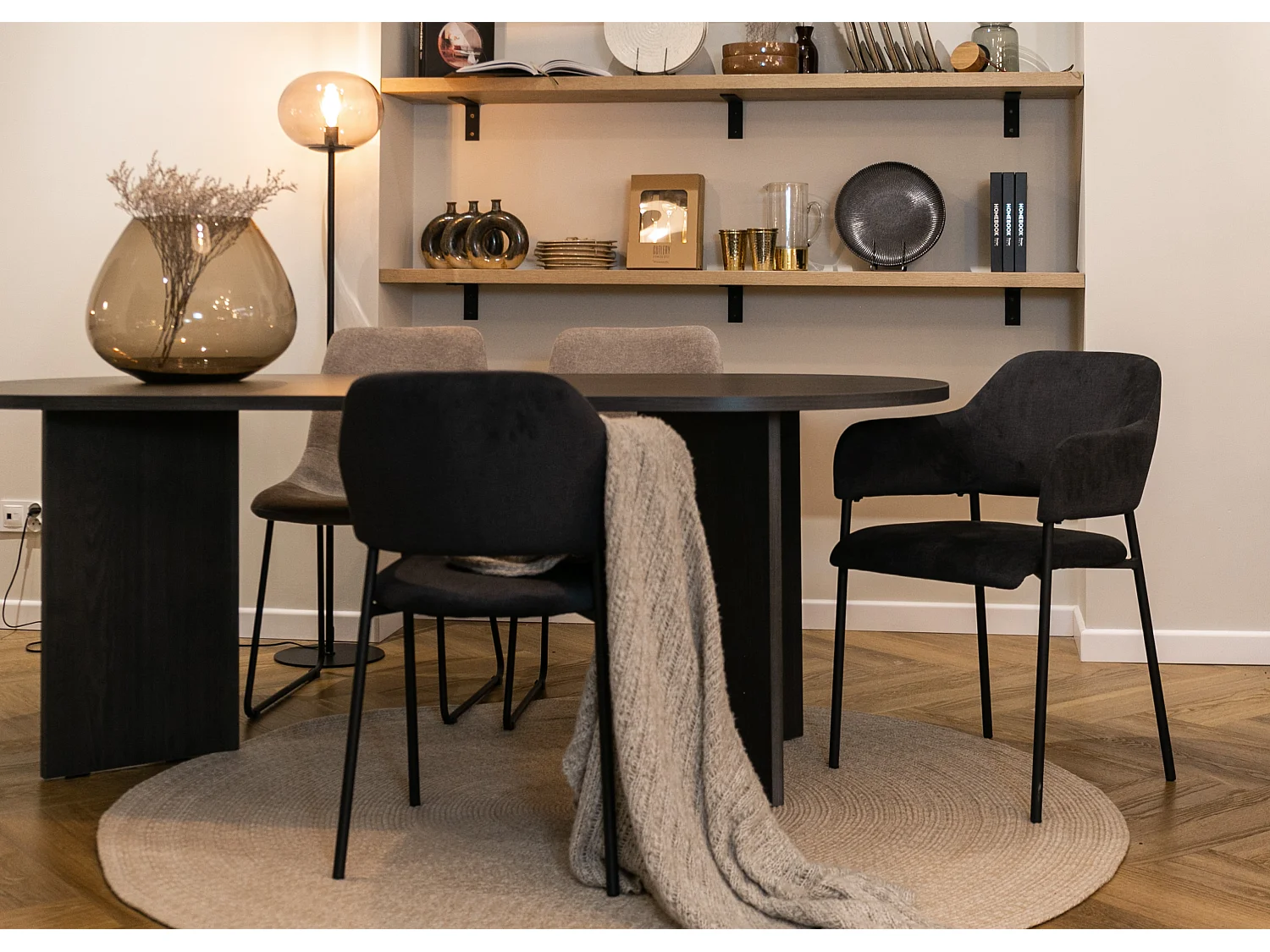 Chaise tapissée avec accoudoirs - graphite - AZHAI