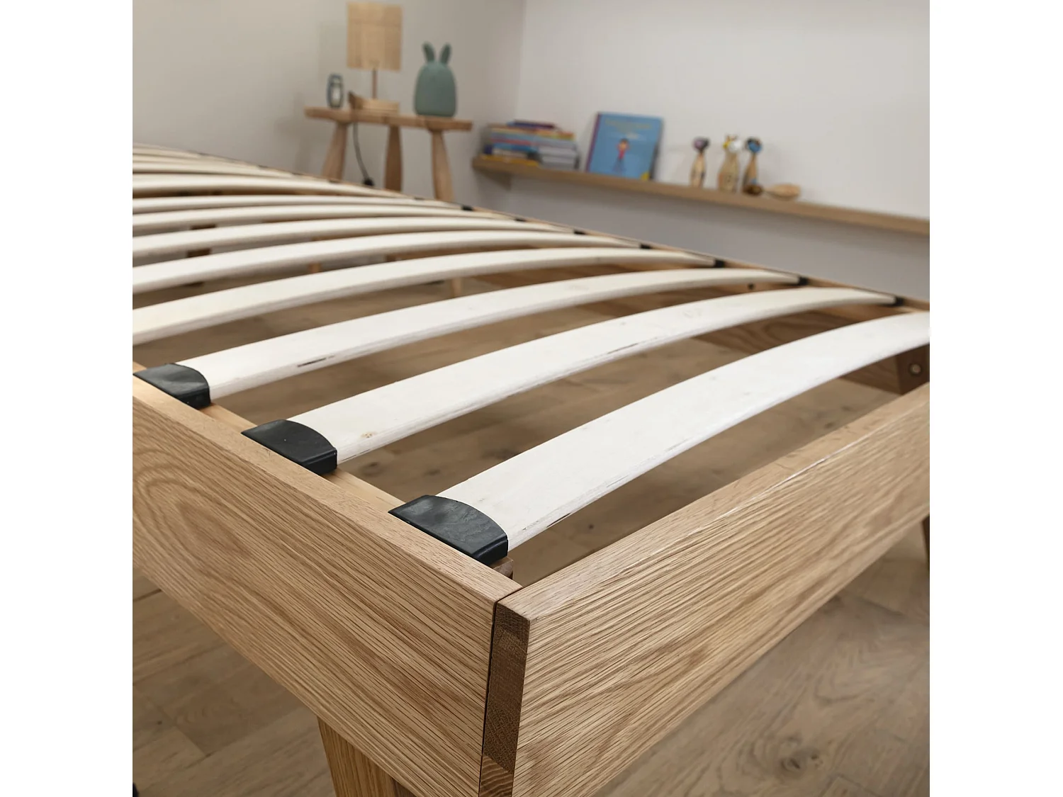 Lit enfant avec pieds évasés scandinaves 90x190 - LT17016