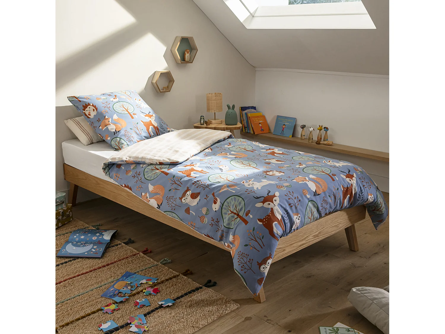 Lit enfant avec pieds évasés scandinaves 90x190 - LT17016