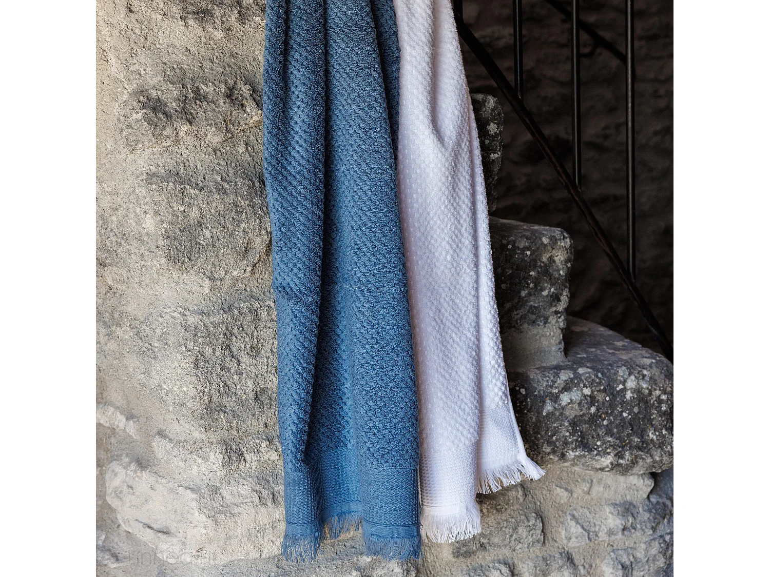 Serviette de toilette 50x90 cm TETHYS micro-coton bleu Orage