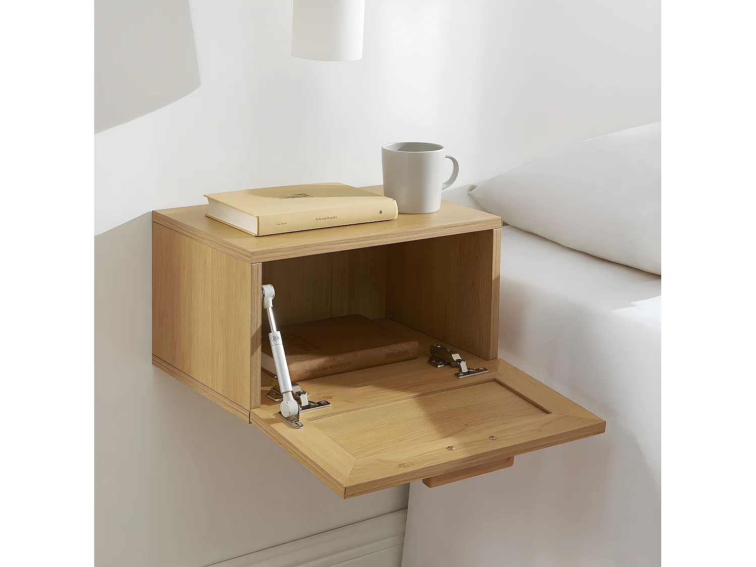 June - Lot de 2 tables de chevet murales avec rangement en bois et cannage - Bois clair