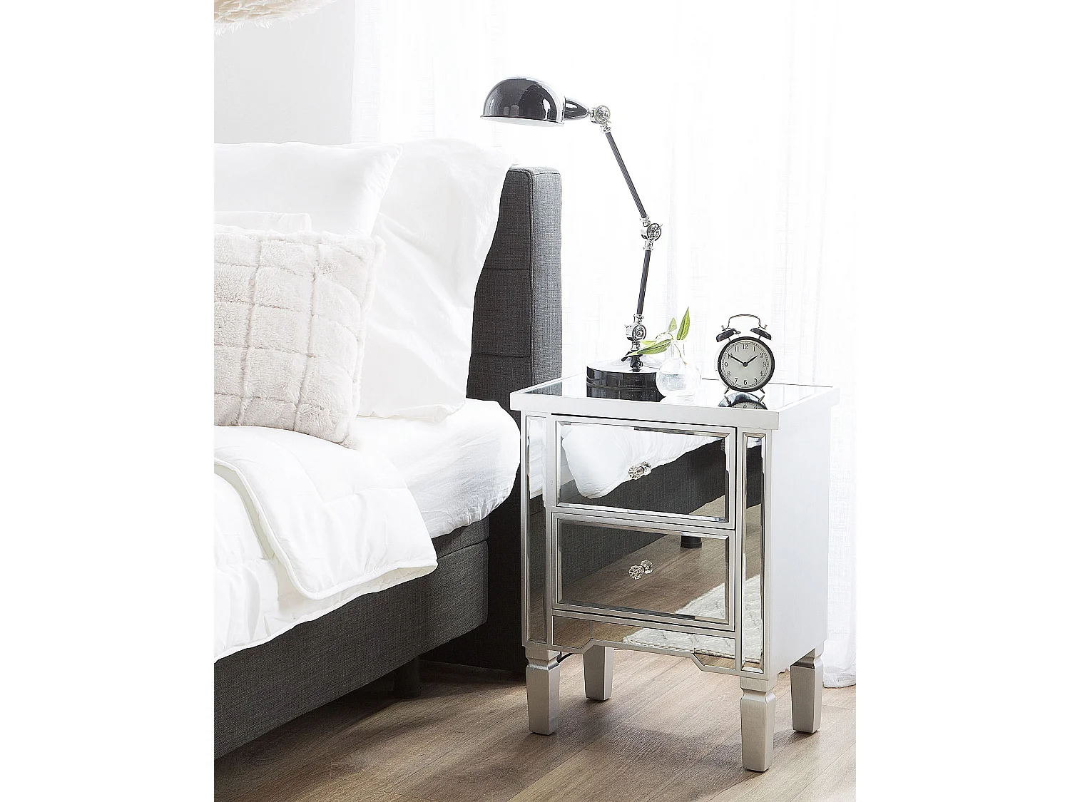 Nachttisch Glas silber Spiegeleffekt mit 2 Schubladen 49x32x63 cm Glamourös Tigy