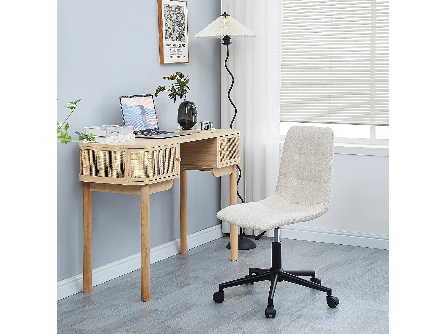 Chaise de bureau en tissu beige avec base en metal