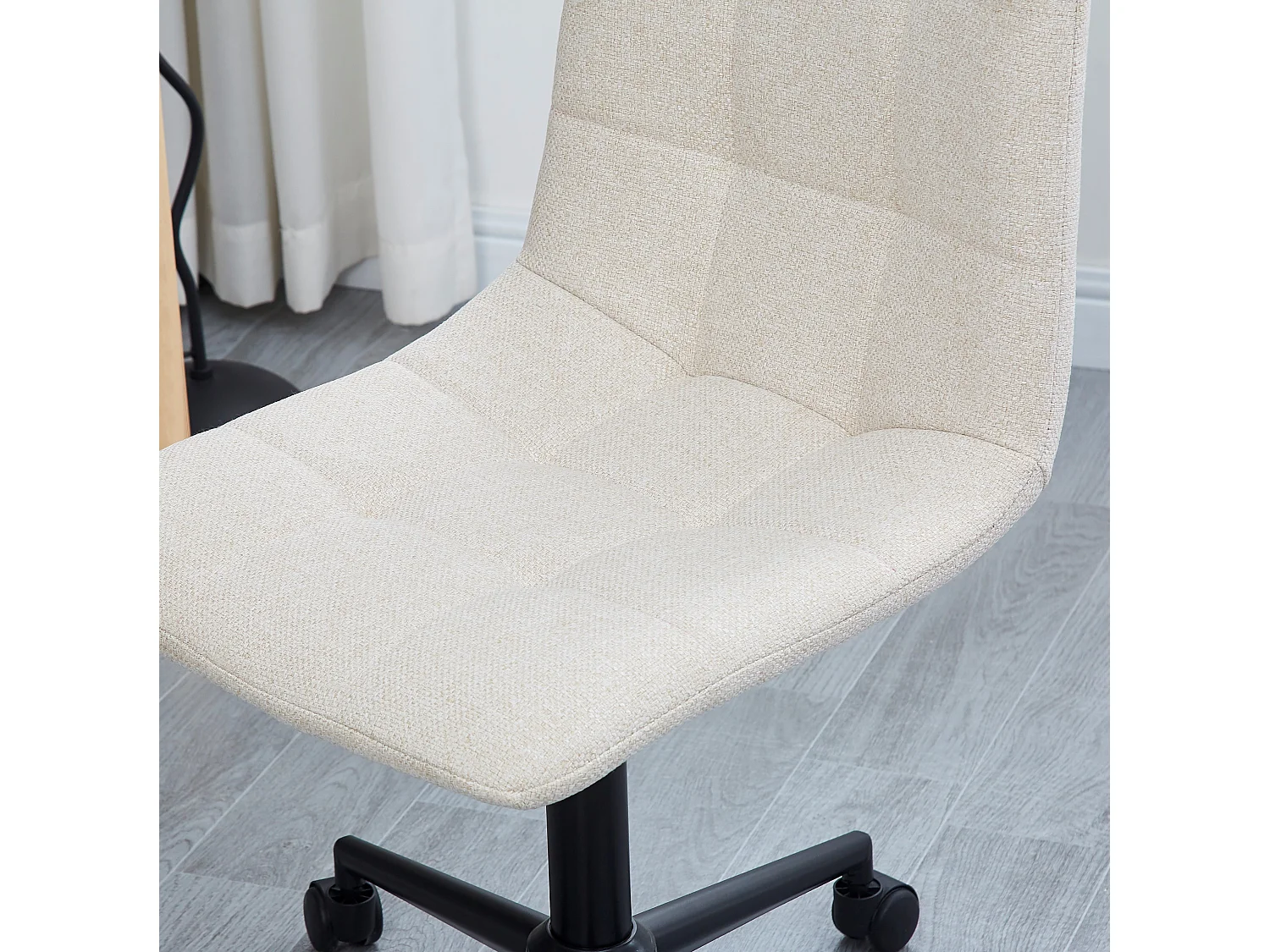 Chaise de bureau en tissu beige avec base en metal