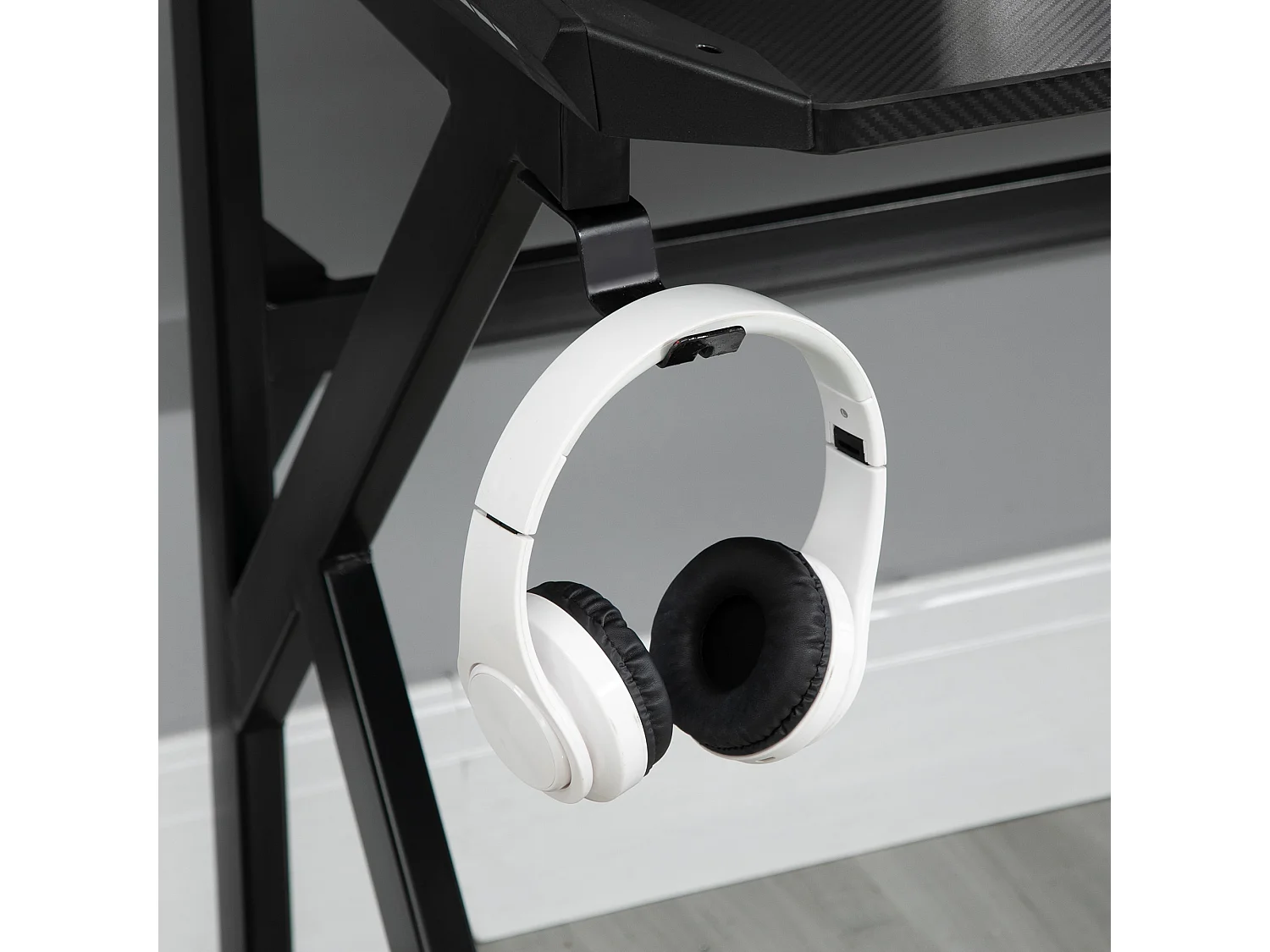 Bureau gaming bureau gamer bureau informatique support casque porte-gobelet passe-câbles inclus métal MDF texture fibre carbone noir