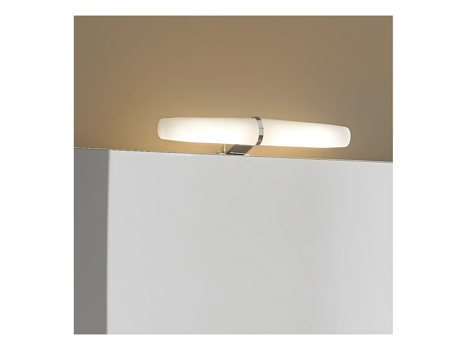 Applique per bagno Eva LED 6W 392lm 4000K bianca cilindrica con dettaglio argento IP44