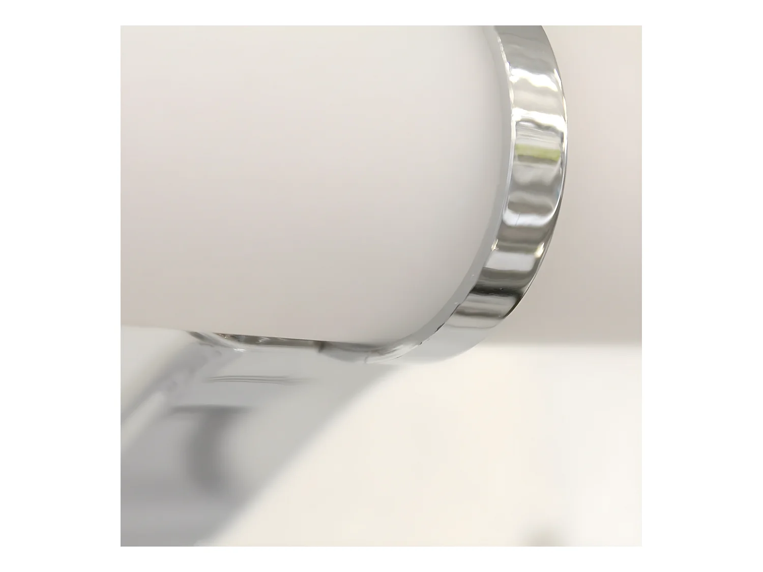 Applique per bagno Eva LED 6W 392lm 4000K bianca cilindrica con dettaglio argento IP44