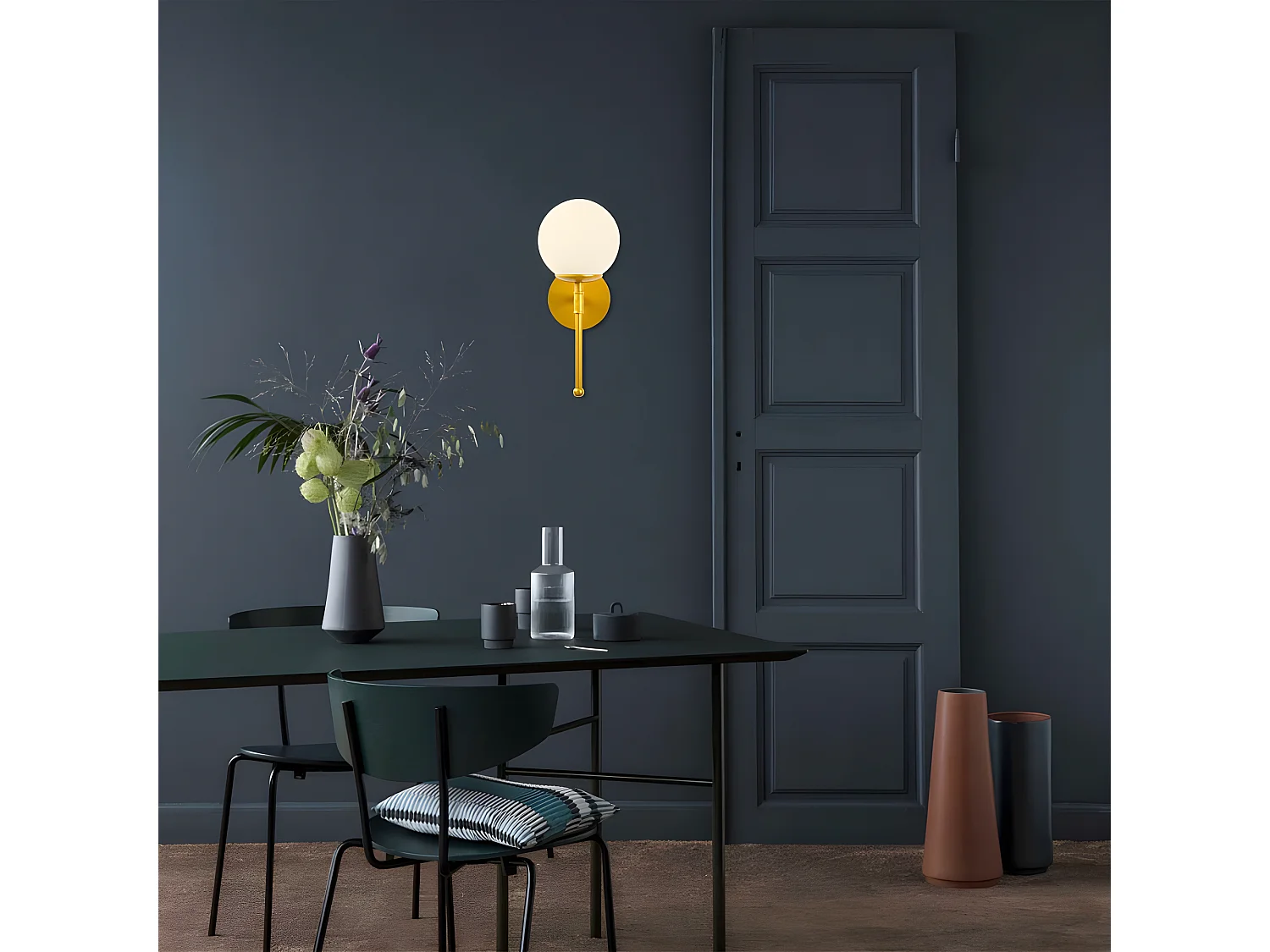 Applique Garet avec structure verticale en métal doré et sphère en verre 1xE27