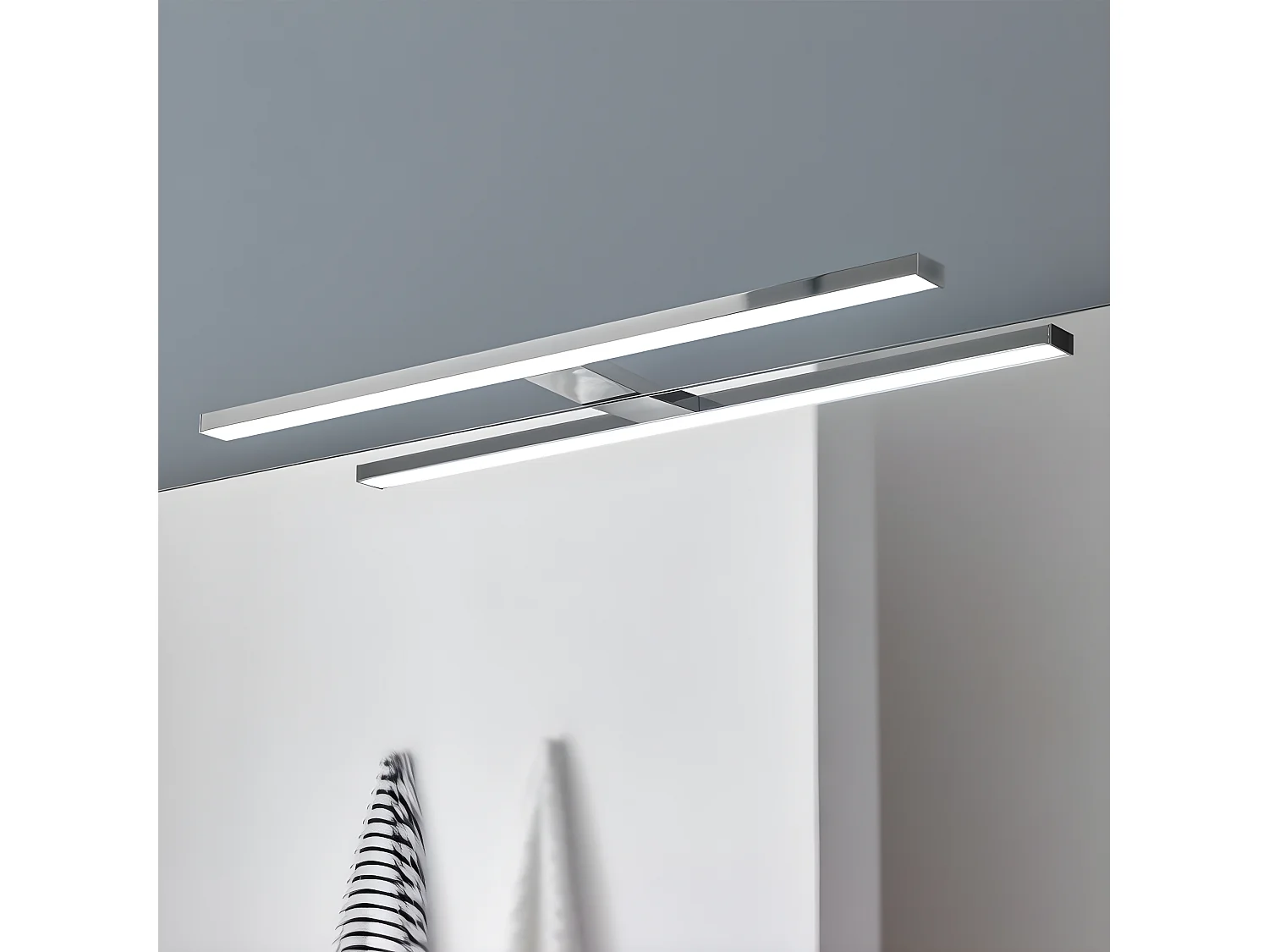 Celia 10W 710lm 5700K aluminium en ABS rechthoekige zilveren IP44 badkamerlamp