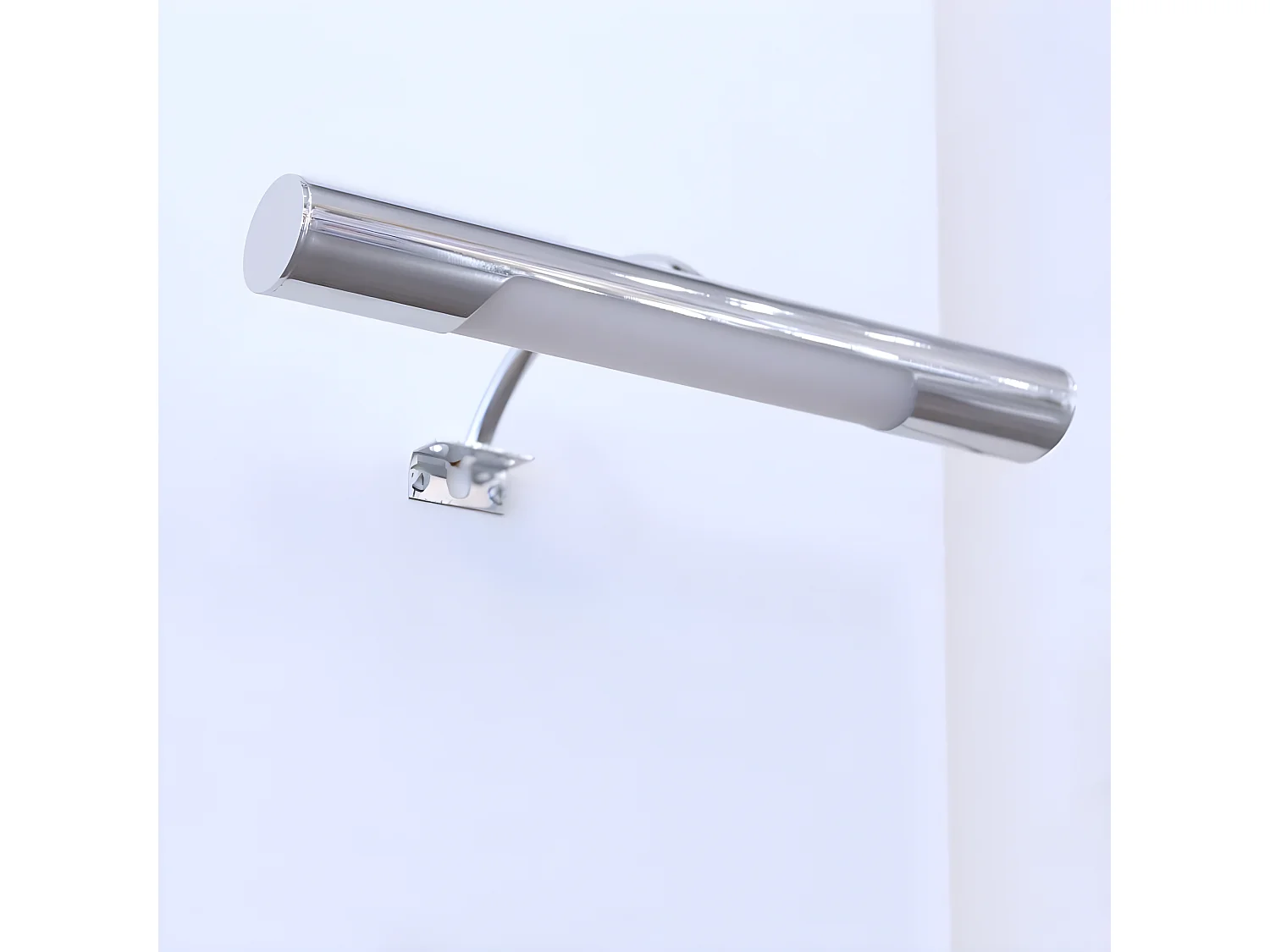 Aplique de baño LED Andrea 5W cilíndrico de acero cromado 5700K
