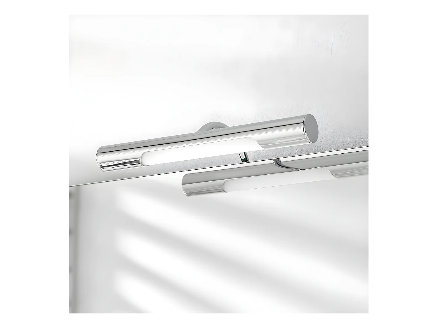 Applique de salle de bain LED cylindrique Andrea 5W en acier chromé 5700K