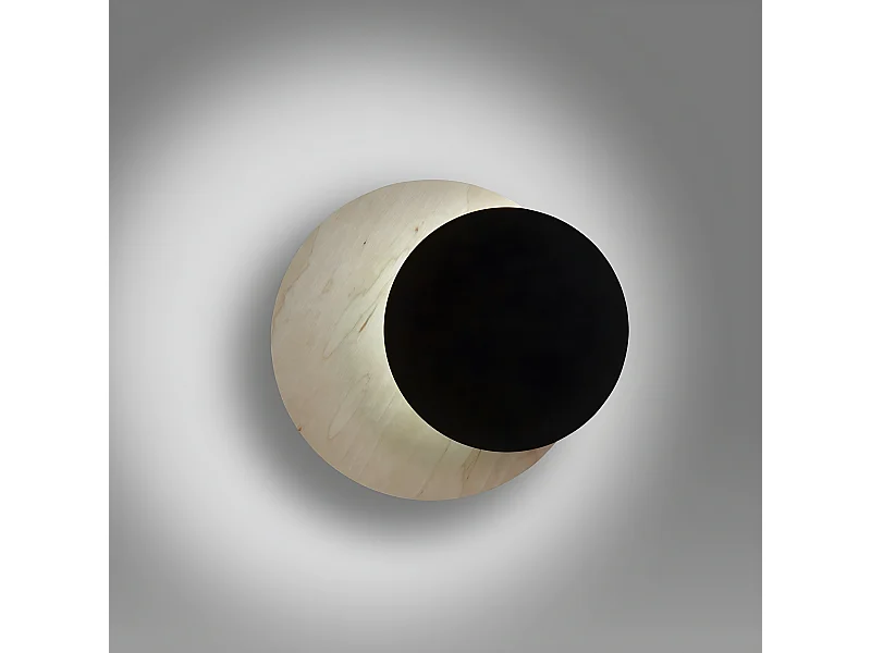 Wandleuchte Aura im nordischen Stil mit Sockel in Holzoptik und schwarzem Kreis 1xG9