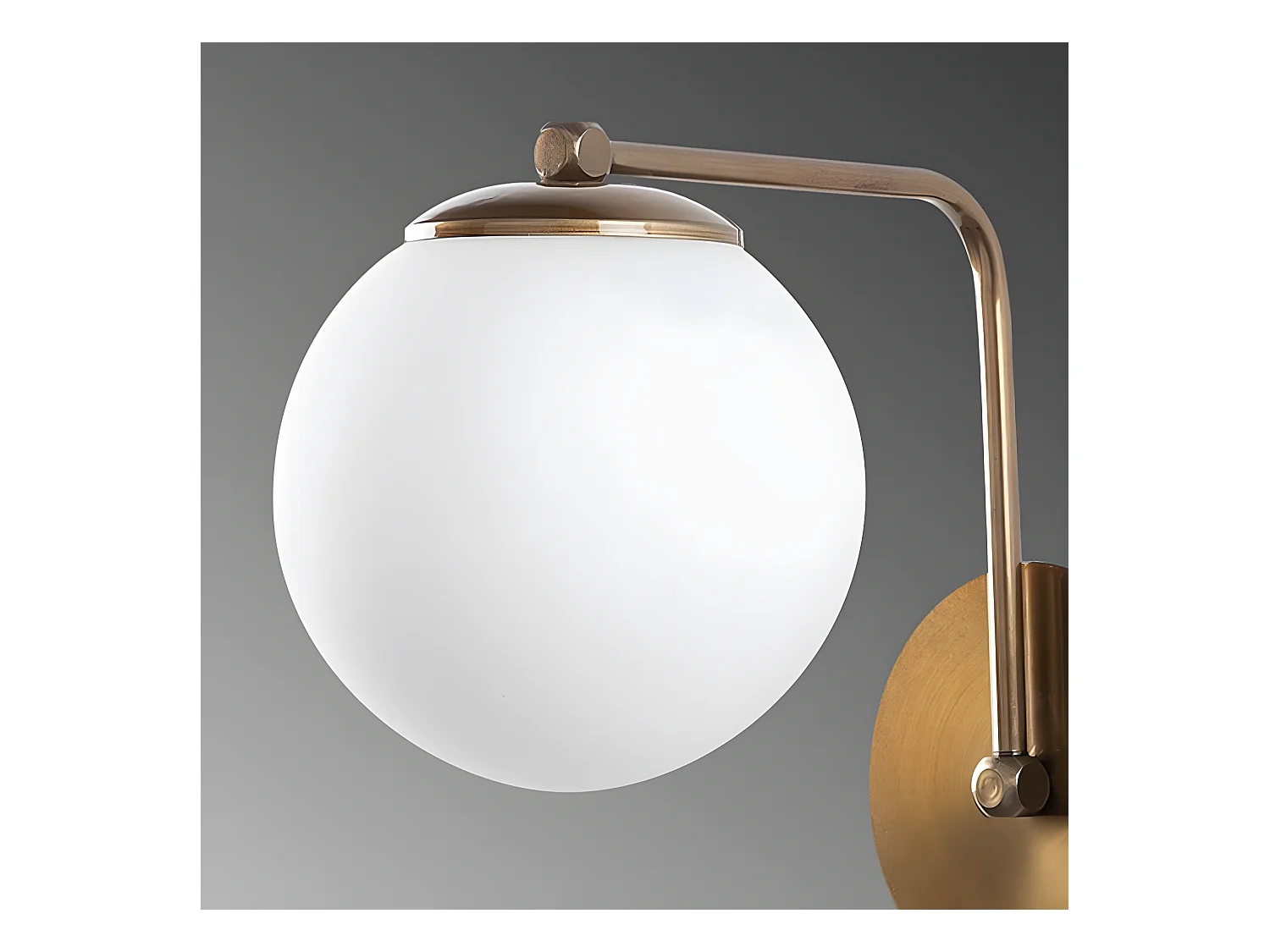 Wandleuchte Marga mit antikgoldener Struktur und Glaskugel 1xE27