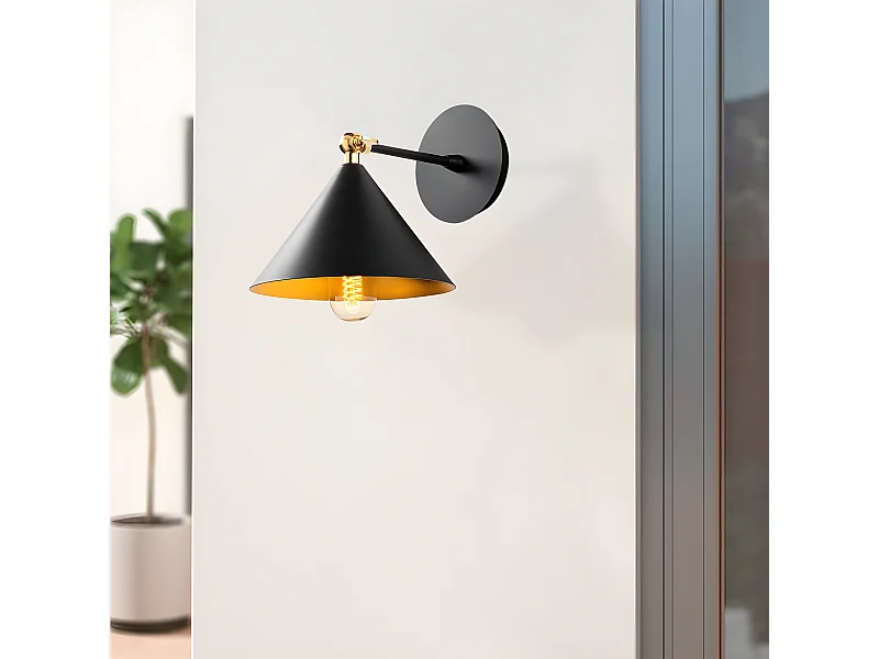 Wandleuchte Harvey im nordischen Stil mit schwarzem Lampenschirm und goldenen Details 1xE27