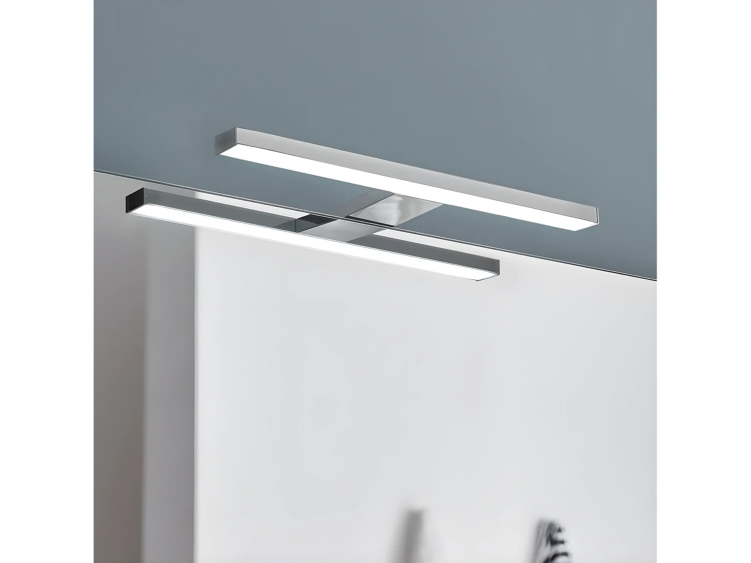 Aplique de baño LED Celia 7W 417lm 5700K de aluminio y ABS rectangular plateado IP44