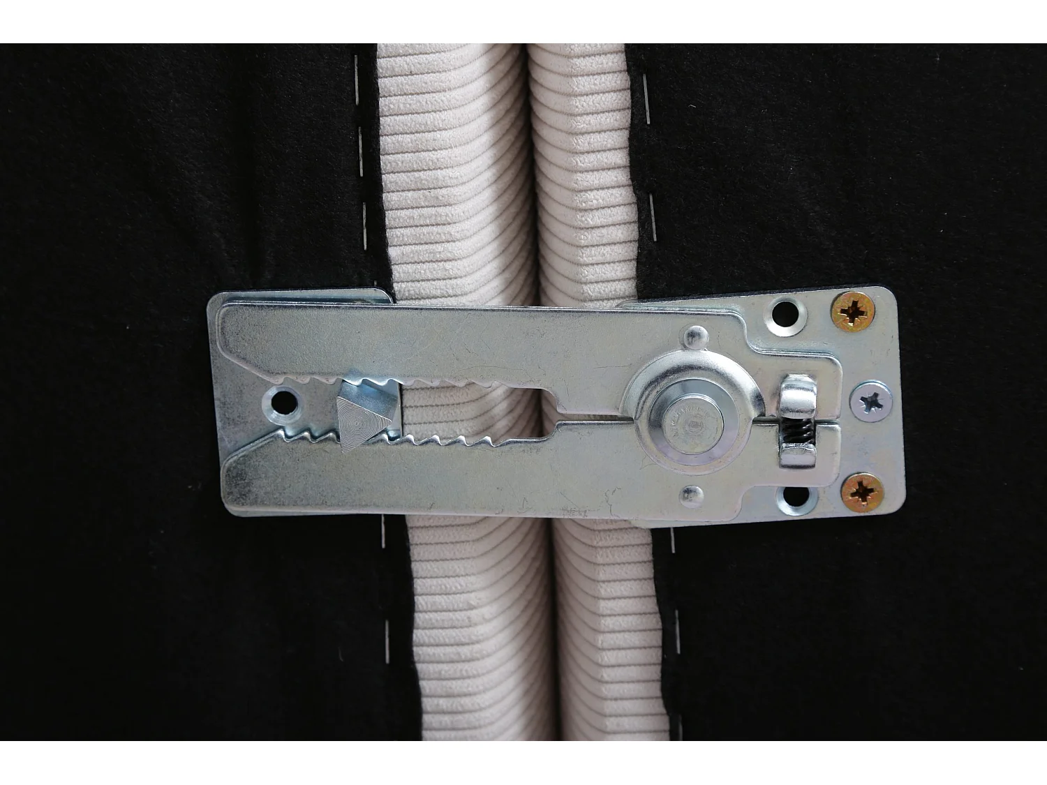 Canapé d'angle droit modulable 4 places en velours côtelé beige LIVAL - MADE IN FRANCE