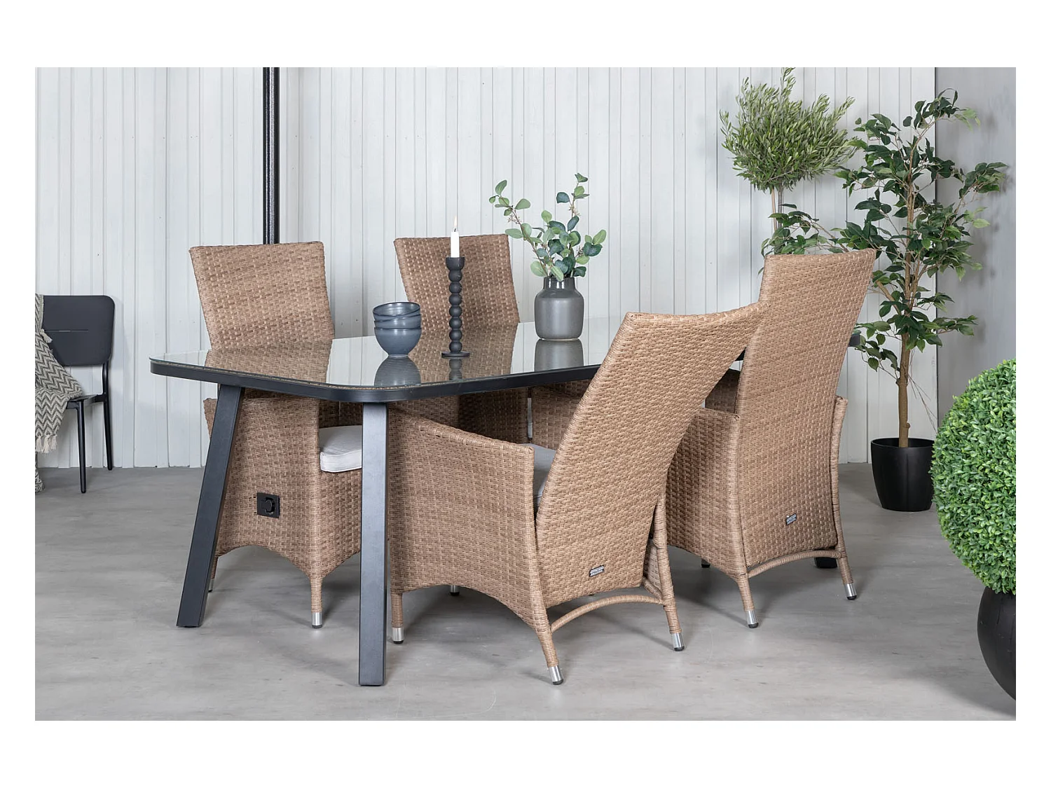 Padova Chaise de jardin avec accoudoirs, coussins inclus, réglable, naturel.