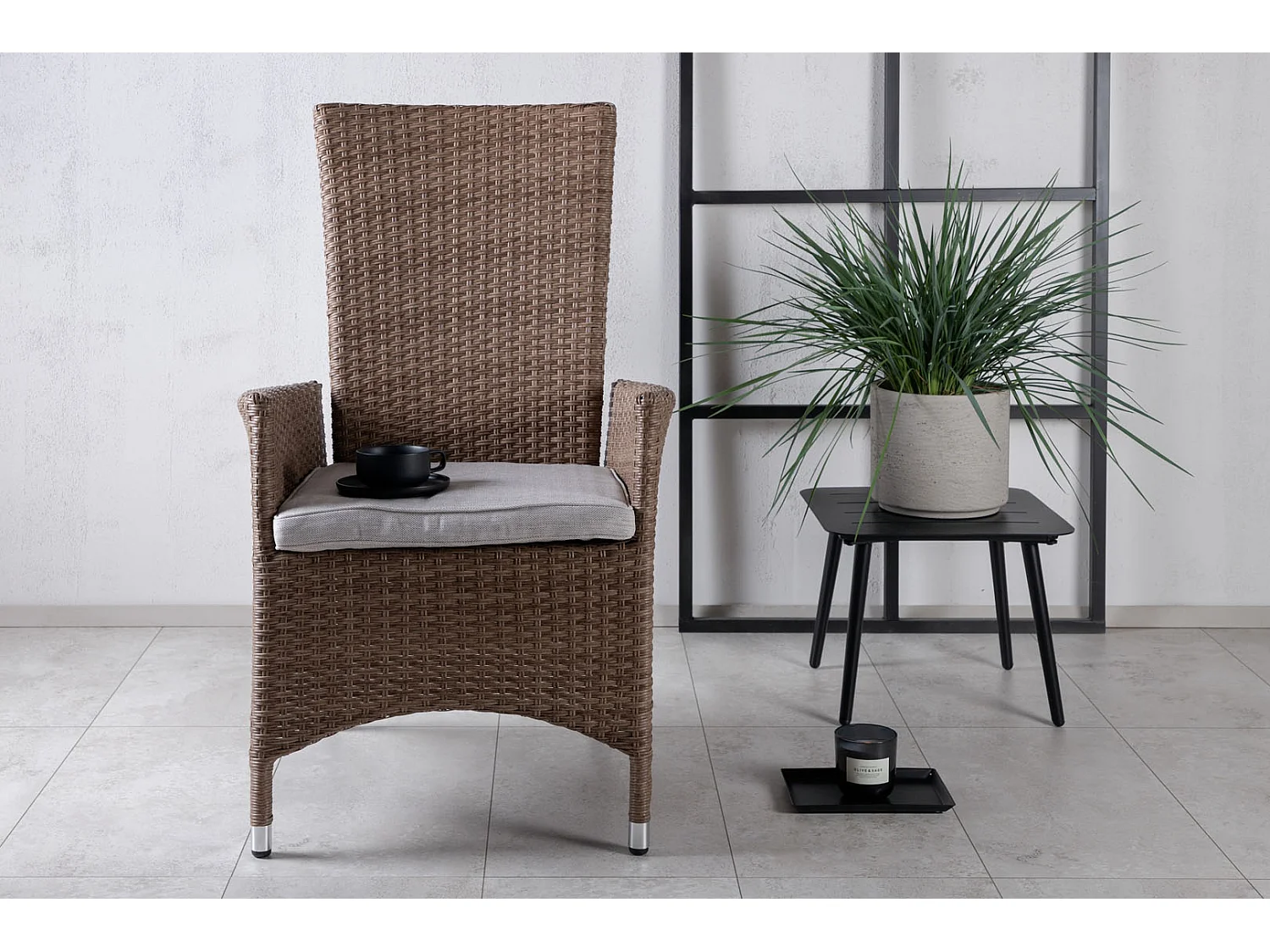 Padova Chaise de jardin avec accoudoirs, coussins inclus, réglable, naturel.