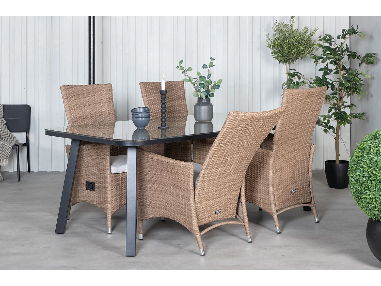 Padova Chaise de jardin avec accoudoirs, coussins inclus, réglable, naturel.