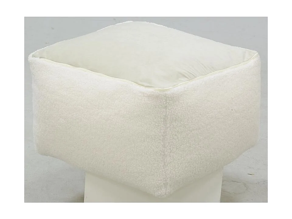 Pouf carré en bouclette Carré