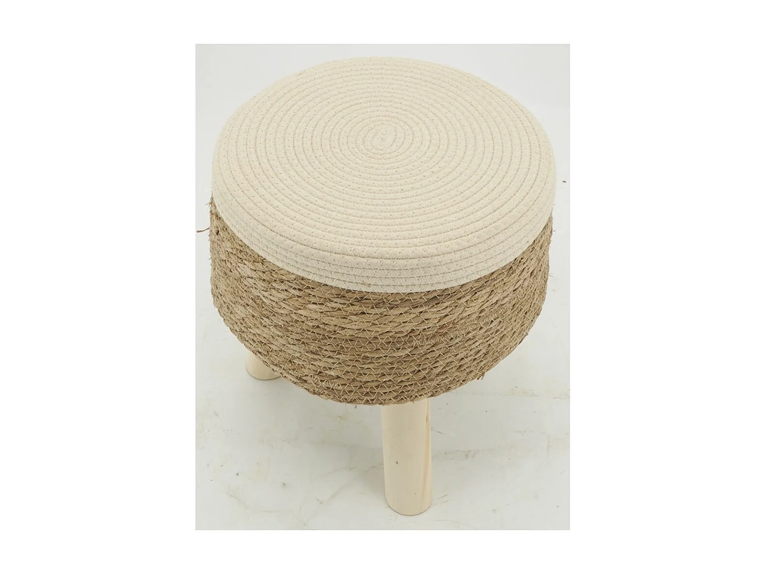 Tabouret en jonc, coton et bois naturel