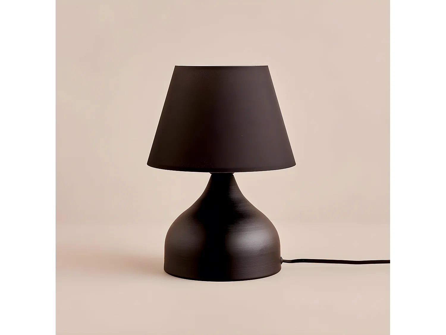 Niera moderne stijl metalen tafellamp met stoffen kap 1xE27 - Zwart