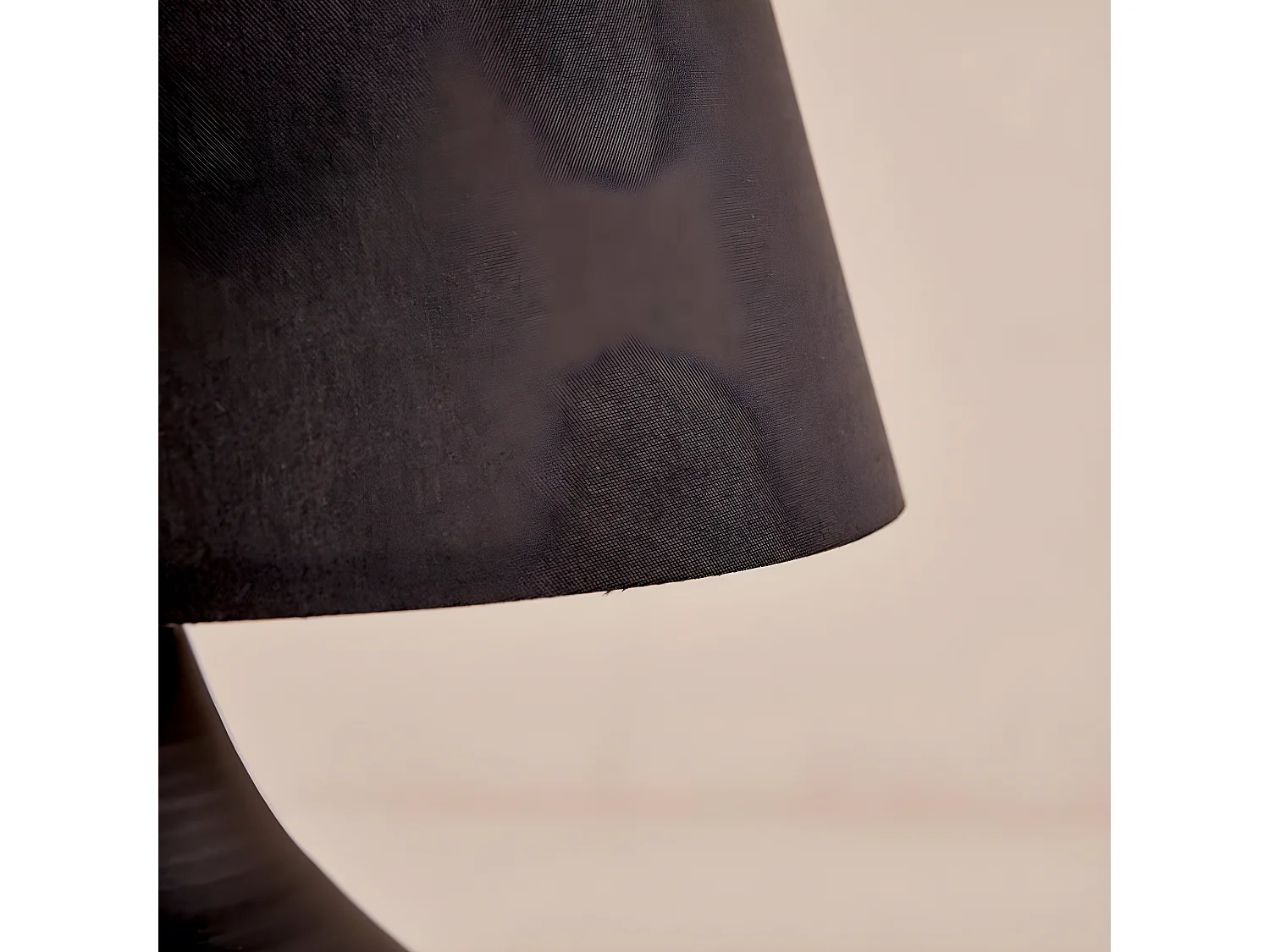 Niera moderne stijl metalen tafellamp met stoffen kap 1xE27 - Zwart