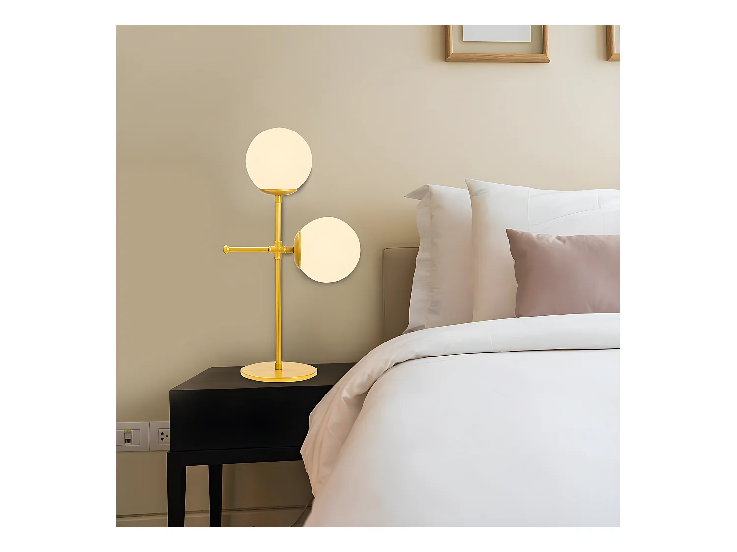 Lámpara de mesa Garet con estructura de metal y esferas de cristal 2xE27 - Dorado
