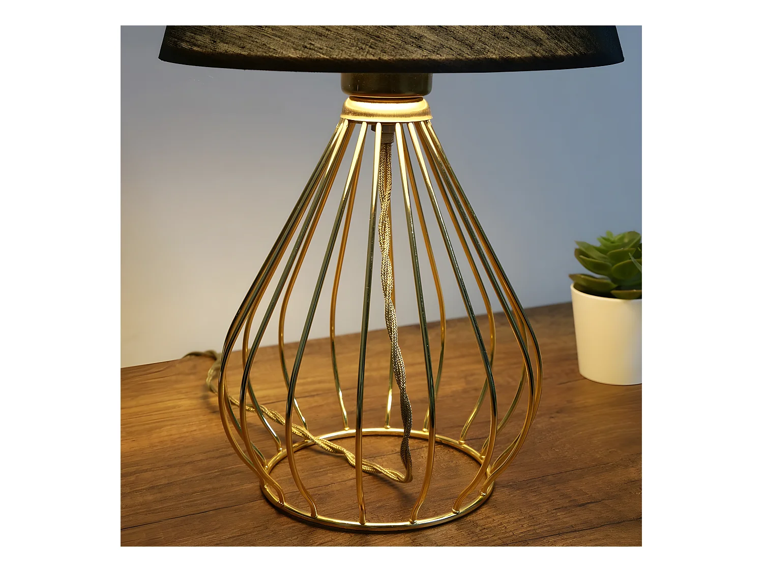 Tischleuchte Batisa aus Metall und Stofflampenschirm 1xE27 - Gold und Schwarz