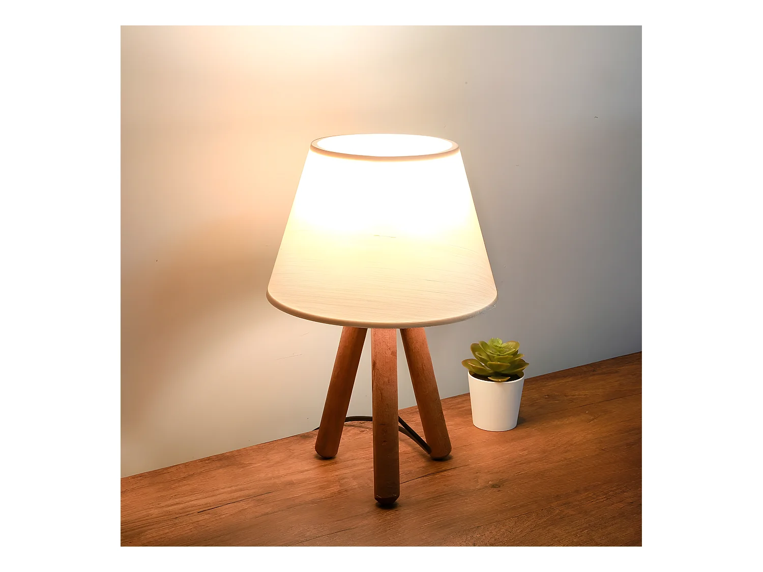 Lampe à poser trépied Laresma avec pieds en bois et abat-jour en tissu 1xE27 - Crème