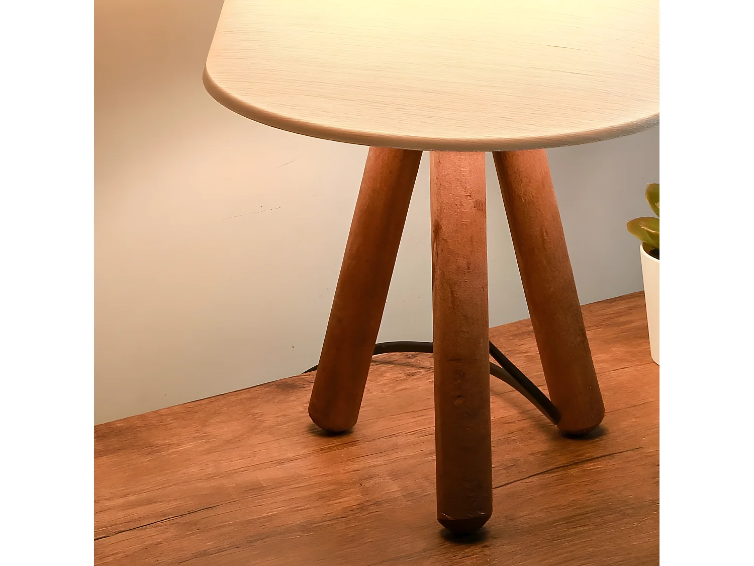 Lampe à poser trépied Laresma avec pieds en bois et abat-jour en tissu 1xE27 - Crème