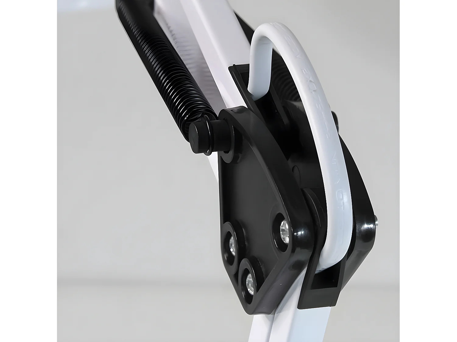 Lampe de bureau articulée Avati avec structure en métal 1xE27 - Blanc