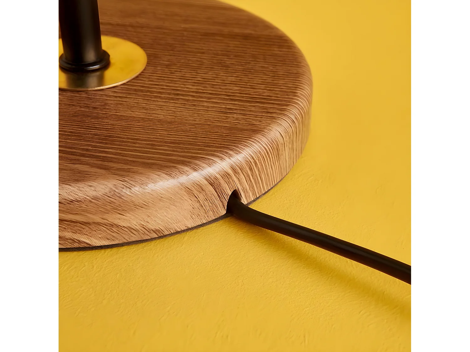 Lampada da scrivania Refen orientabile in metallo con base in legno 1xE14 - Nero