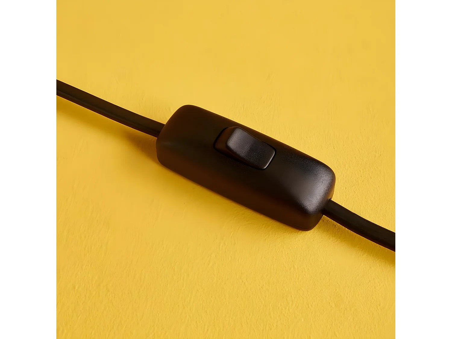 Lampada da scrivania Refen orientabile in metallo con base in legno 1xE14 - Nero