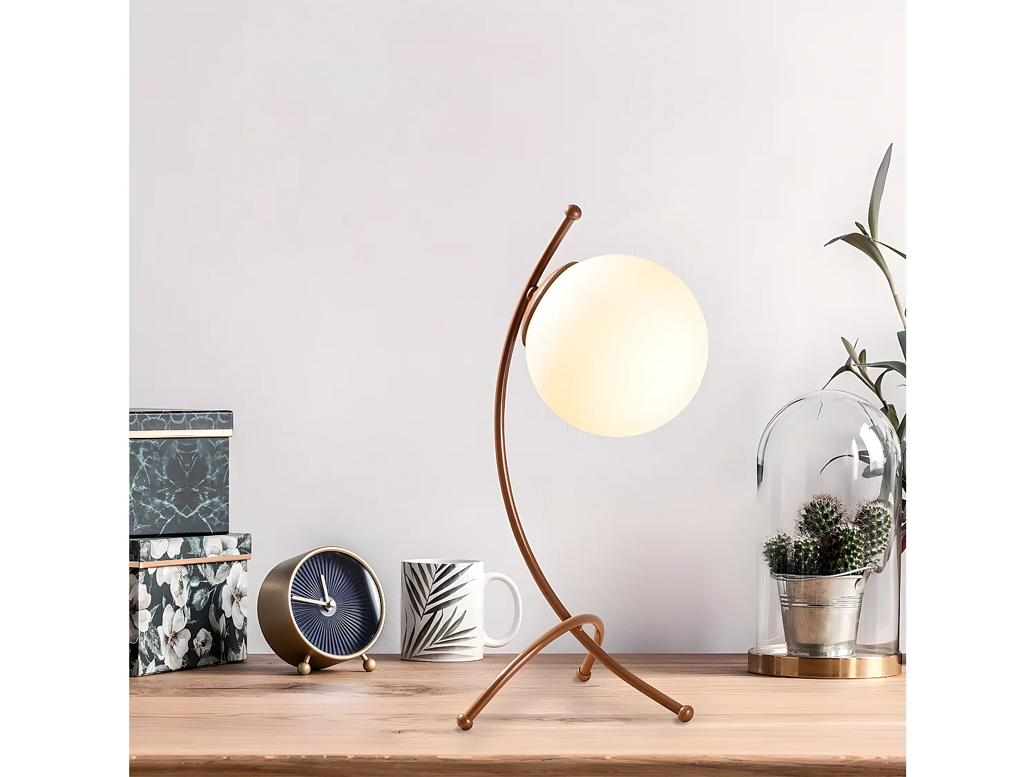 Lampe à poser Kelen avec structure moderne en métal et sphère en verre 1xE27 - Cuivre