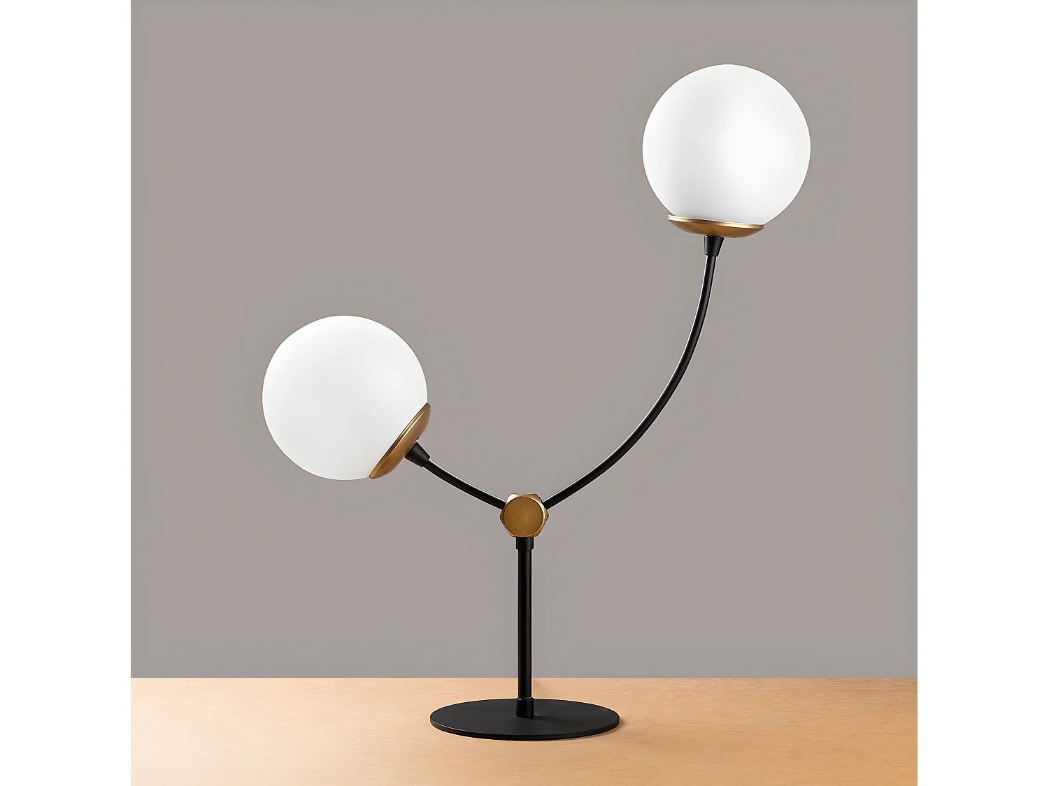 Lampe à poser Mosoma avec structure en métal et sphères en verre 2xE27 - Noir et Or