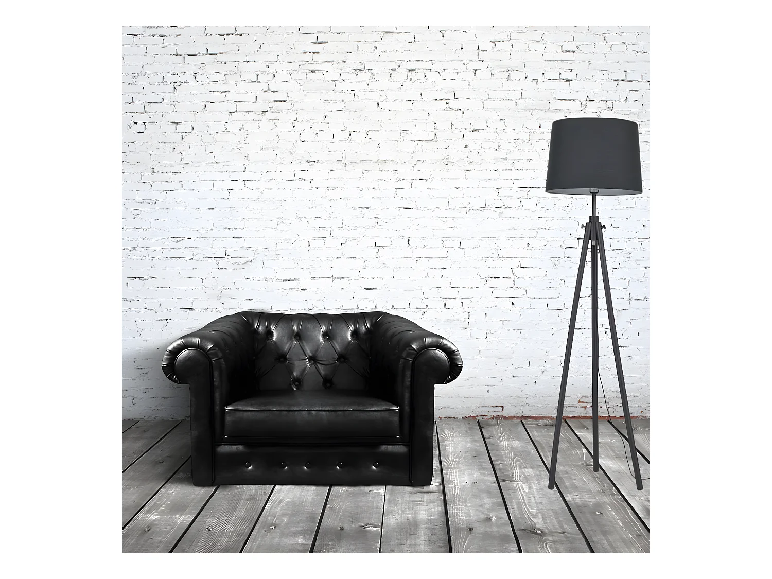 Houten driepoot vloerlamp met stoffen lampenkap