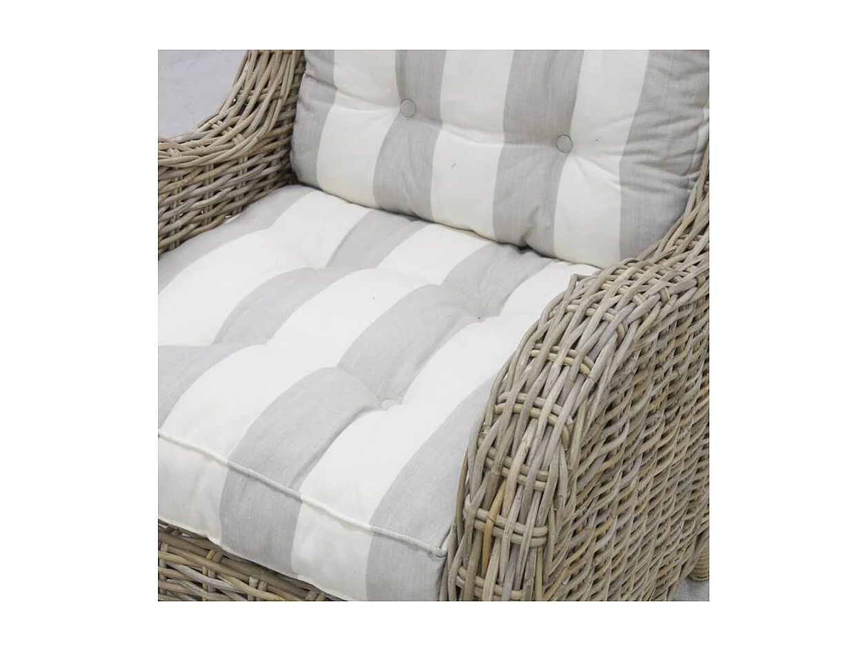 Fauteuil en poellet gris + coussin rayé