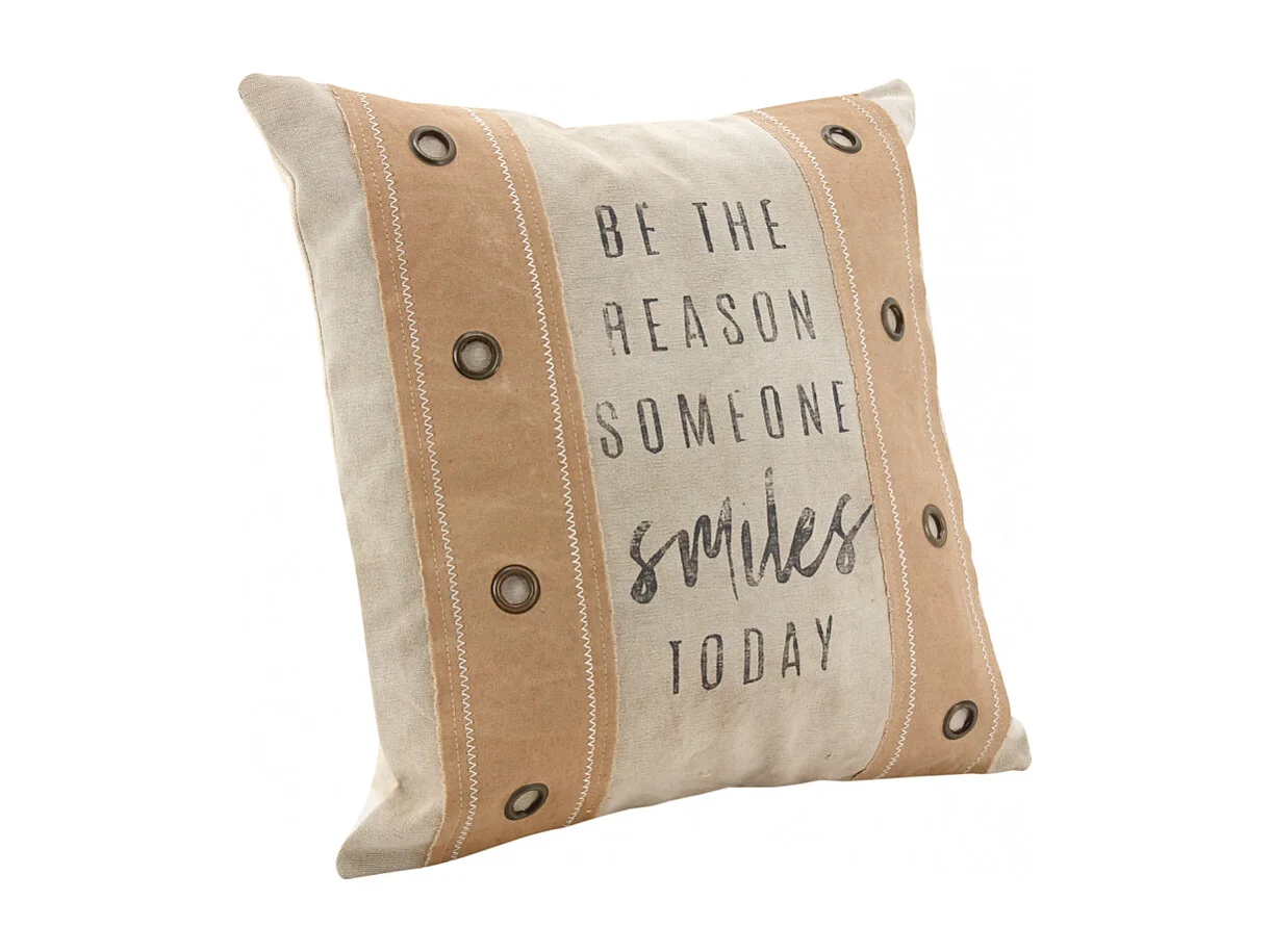 Coussin en coton beige à rivets