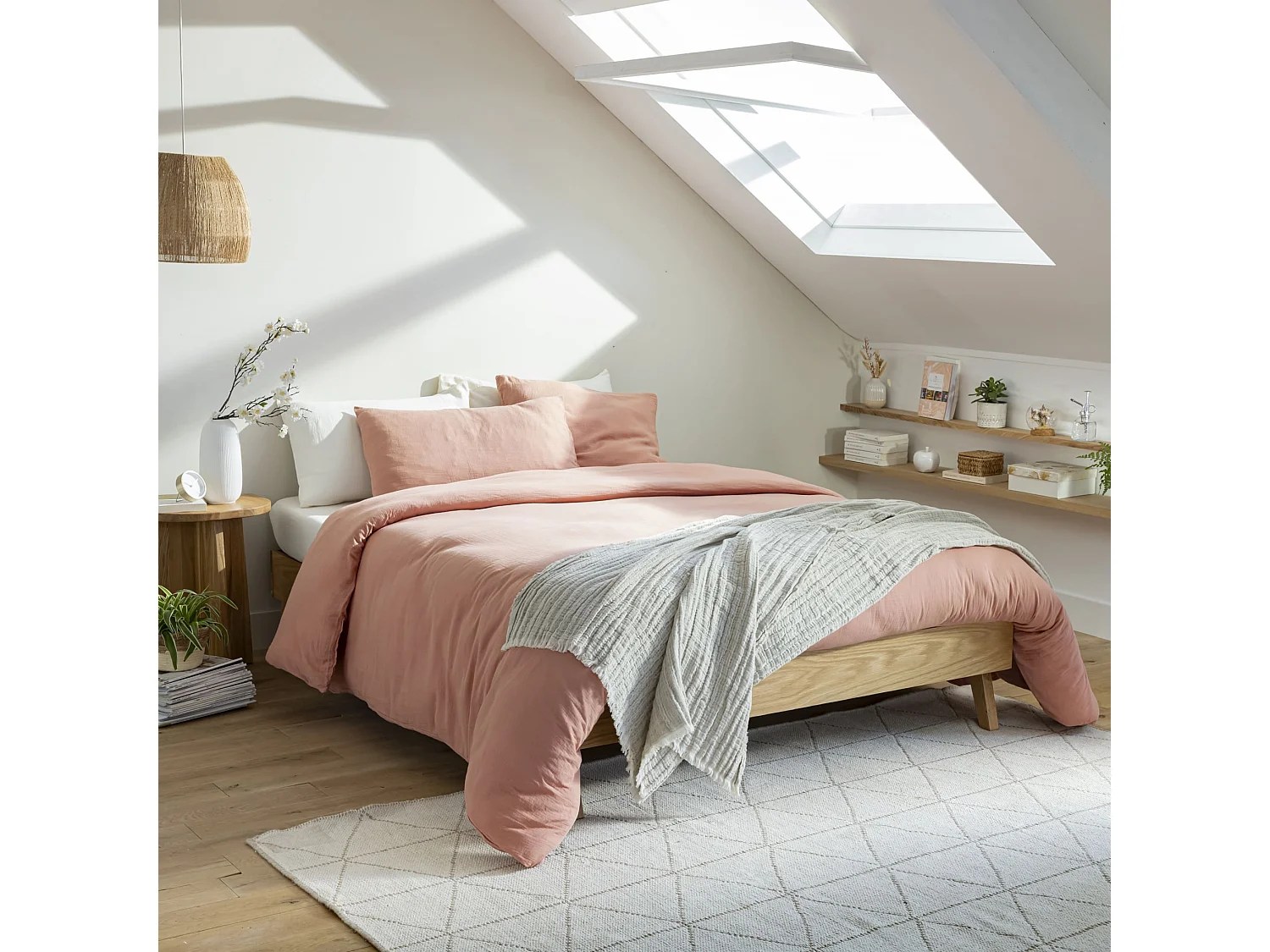 Lit adulte avec pieds évasés scandinaves 160x200 - LT17017