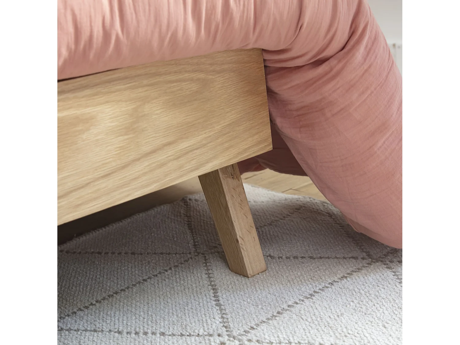 Lit adulte avec pieds évasés scandinaves 160x200 - LT17017