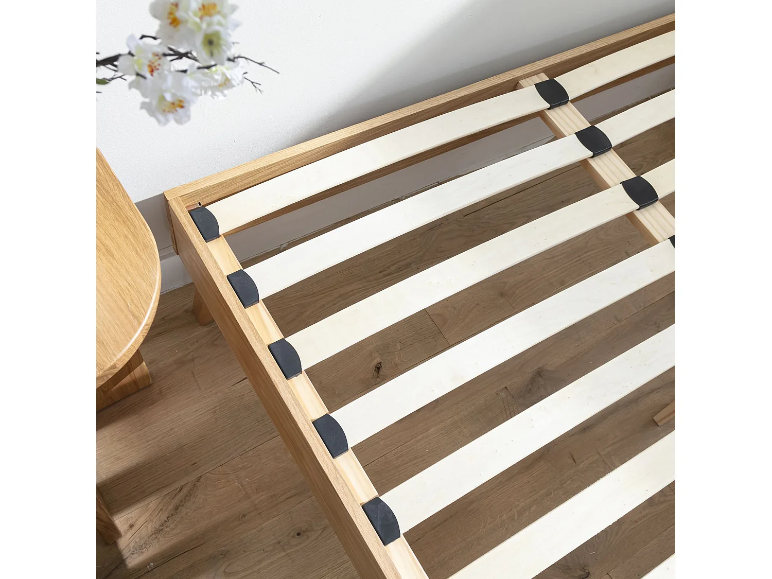 Lit adulte avec pieds évasés scandinaves 160x200 - LT17017
